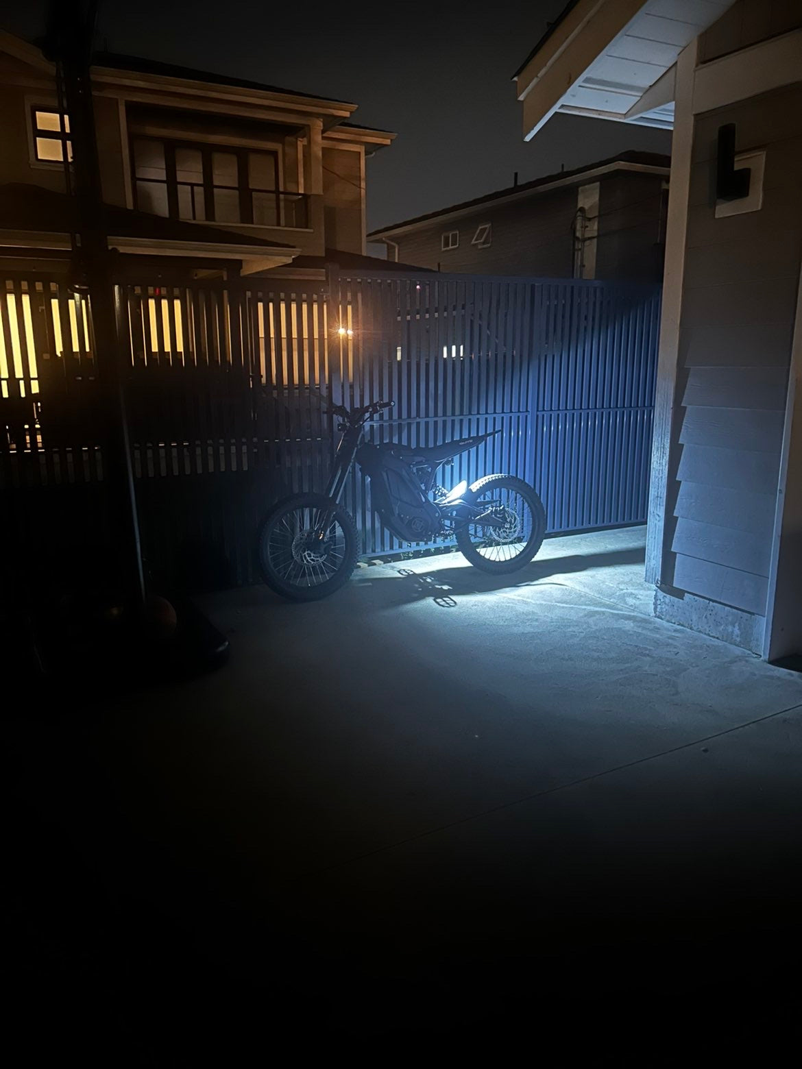 Battery powered rock lights