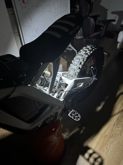 Battery powered rock lights