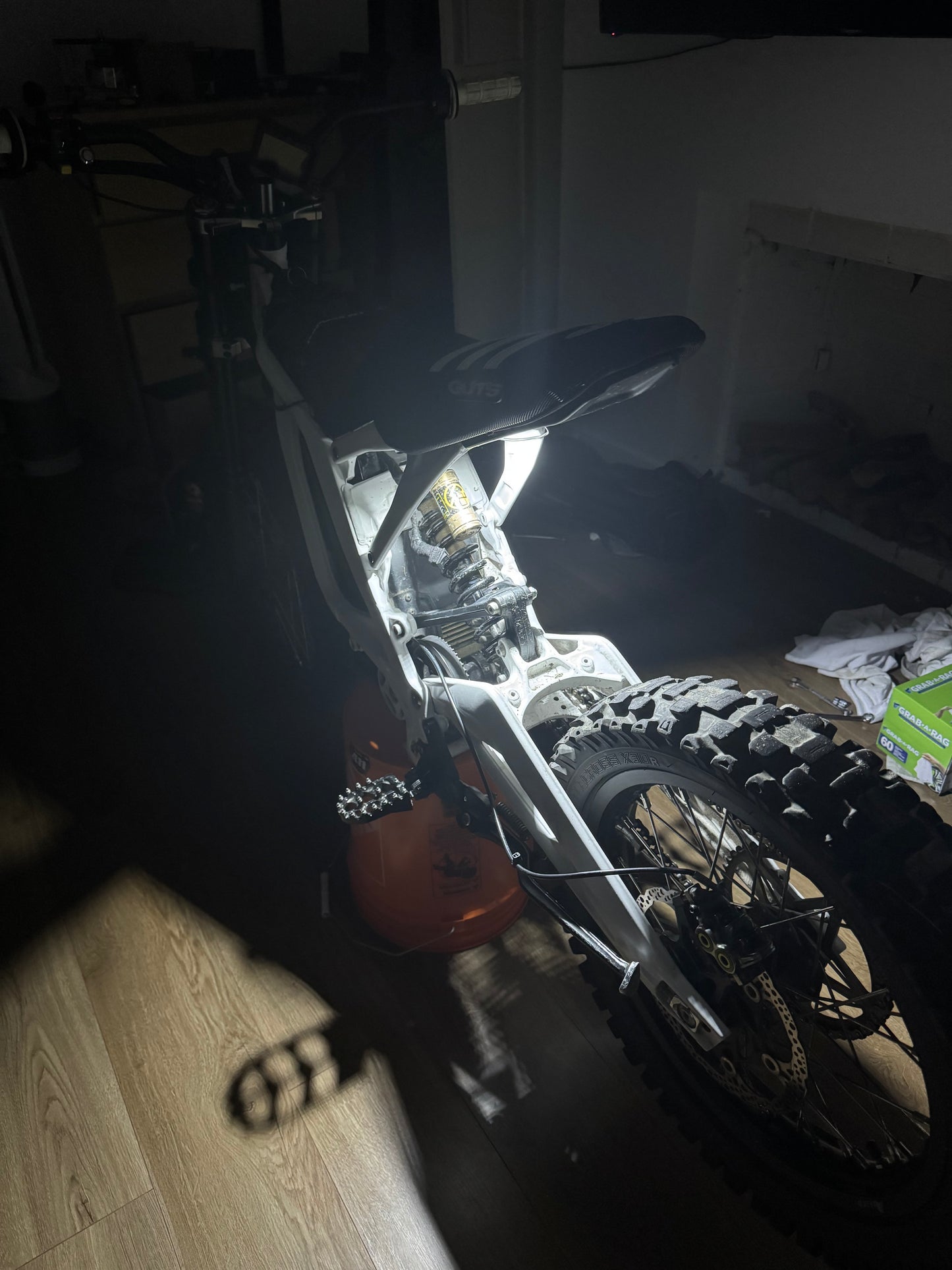 Battery powered rock lights